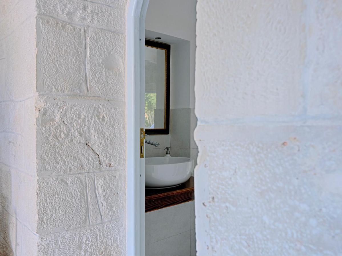 Trullo Santangelo Bed & Breakfast Ceglie Messapica Bagian luar foto